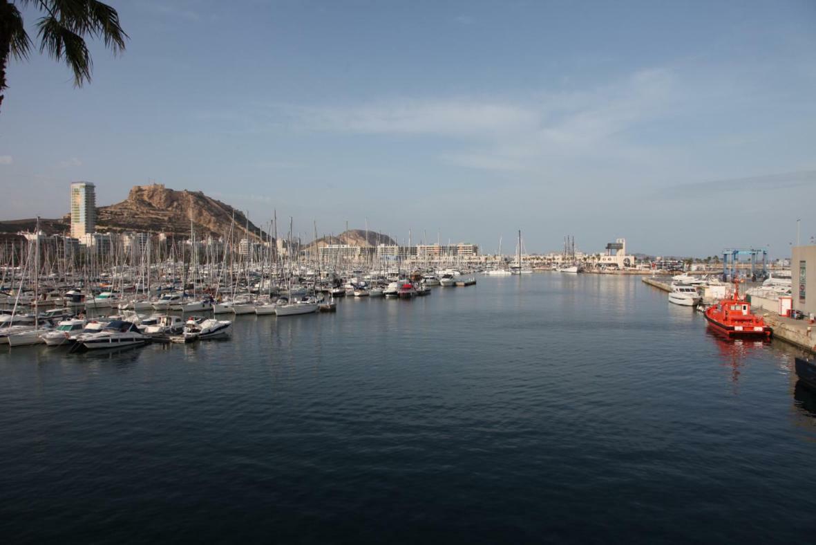 Cozy Apartment City Hall Alicante Bagian luar foto